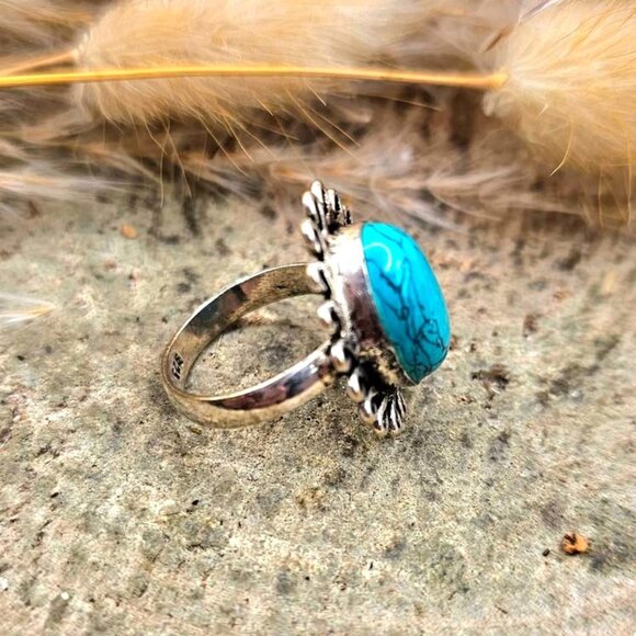 Beautiful Howlite Oval Stone 925 Stamp Silver Ring ( Size 6) - Picture 2 of 9